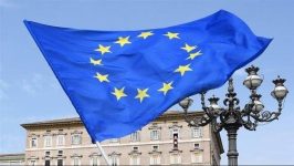 الاتحاد الأوروبي يلزم المصارف السماح بالتحويلات المالية الفورية