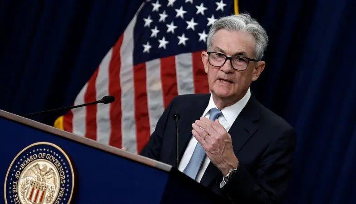 باول الفيدرالي حذر من خفض أسعار الفائدة قريباً