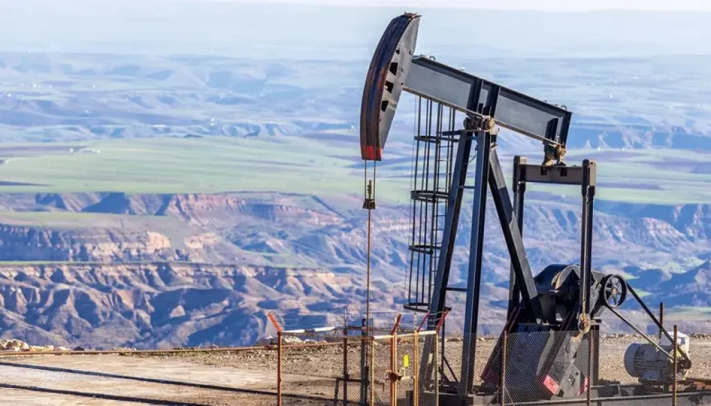 أسعار النفط تواصل الصعود وسط توقعات بتراجع المعروض