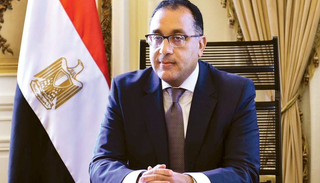 رئيس الوزراء المصري تراجع إيرادات قناة السويس أكثر من 50%