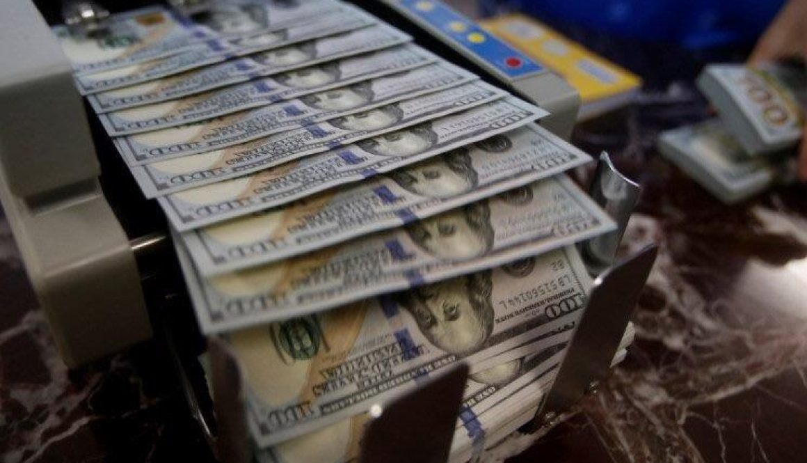 كيف ستؤثر زيادة رواتب القطاع العام على سعر الصرف؟