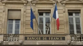 محافظ المركزي الفرنسي يستبعد تأثير توترات الشرق الأوسط على بدء خفض الفائدة