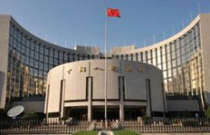 مجموعة السبع تحذر البنوك الصينية الصغيرة بتقييد اتصالها بنظام «سويفت»