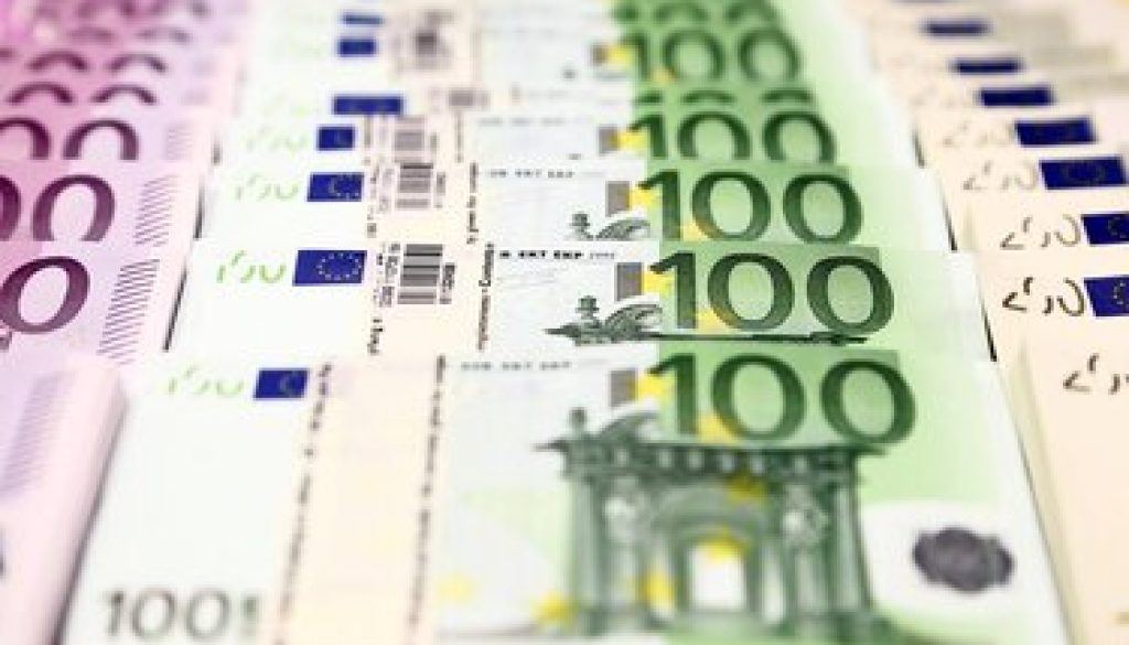اليورو تحت الاختبار ماذا تعني نتائج الانتخابات الفرنسية للعملة الأوروبية؟