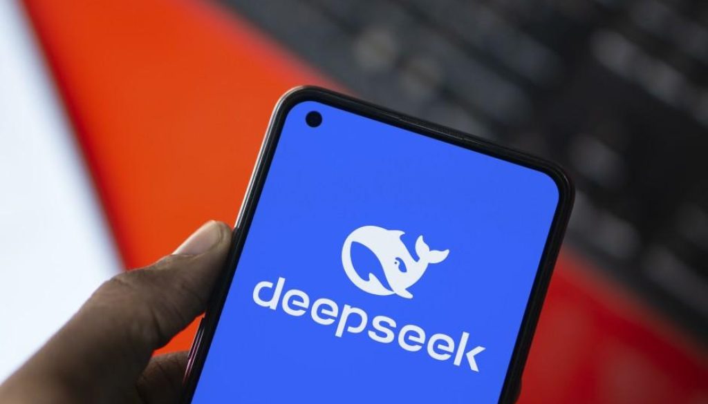 DeepSeek قد يسرّع التحوّل الرقمي في الخليج