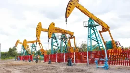 النفط يخسر نحو 4% مع فرض أميركا رسوماً على الصين بنسبة 104% النفط يخسر نحو 4% مع فرض أميركا رسوماً على الصين بنسبة 104%