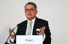 ناغل استقلالية البنوك المركزية أساسية... ورسوم ترمب تثير الغموض