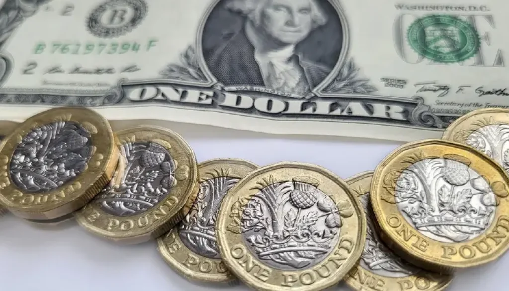 الجنيه الإسترليني يقفز بعد حديث ترامب عن اتفاق تجاري كبير
