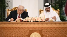 ترامب يحصل على تعهد اقتصادي تاريخي في قطر بمبلغ 1.2 تريليون دولار ترامب يحصل على تعهد اقتصادي تاريخي في قطر بمبلغ 1.2 تريليون دولار