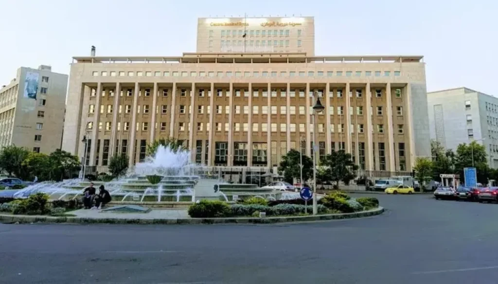 رفع العقوبات يعيد أموال سوريا المجمدة.. والمركزي يستعد لخفض الأسعار وإنعاش البورصة