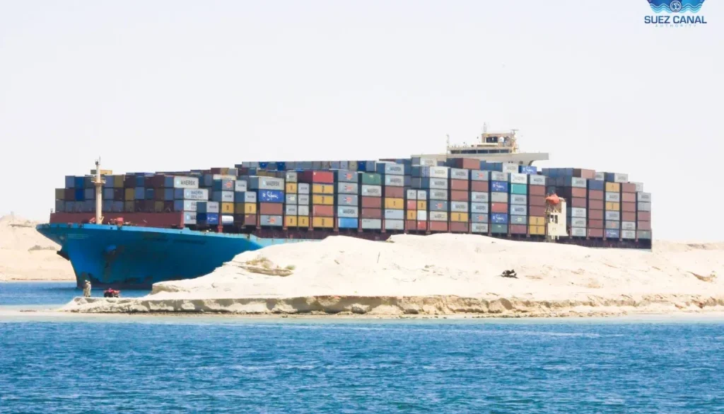 «قناة السويس» تخفض رسوم العبور 15 % لمدة 90 يوماً