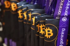 كبرى البنوك الأميركية تدرس التوسع الحذر في العملات المشفرة كبرى البنوك الأميركية تدرس التوسع الحذر في العملات المشفرة