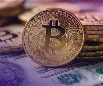 Traders Flee Dollar for BTC, but Technicals Warn of Pullback to $92K Analyst