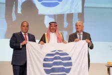 السعودية تتسلم رسمياً «علم إكسبو الدولي»