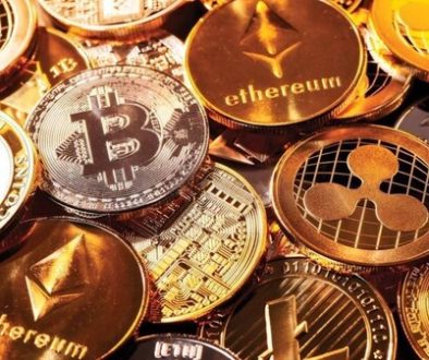 العملات الرقمية تحت الضغط.. و«بيتكوين» تتماسك