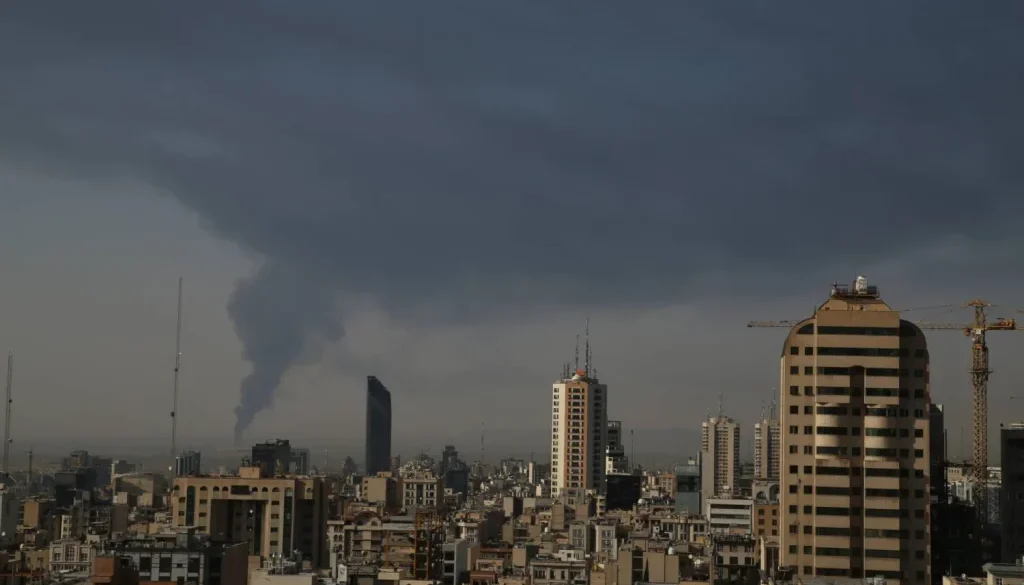 النفط يقفز بـ5.5% في مستهل الأسبوع مع تصاعد التوترات بين إسرائيل وإيران