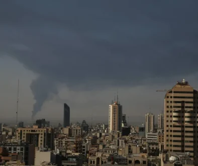 النفط يقفز بـ5.5% في مستهل الأسبوع مع تصاعد التوترات بين إسرائيل وإيران