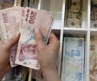 عملات الأسواق الناشئة تعاني مع تزايد الإقبال على الدولار