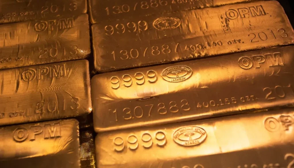 «إتش إس بي سي» يرفع توقعاته لأسعار الذهب لعامي 2025 و2026