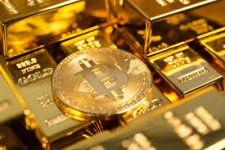 البتكوين تقترب من مستوى قياسي والإيثيريوم عند أعلى مستوياته في 4 سنوات