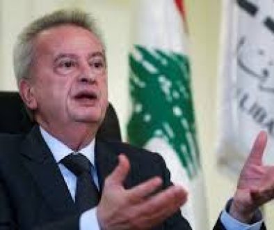القضاء اللبناني يخلي سبيل رياض سلامة حاكم المصرف المركزي السابق