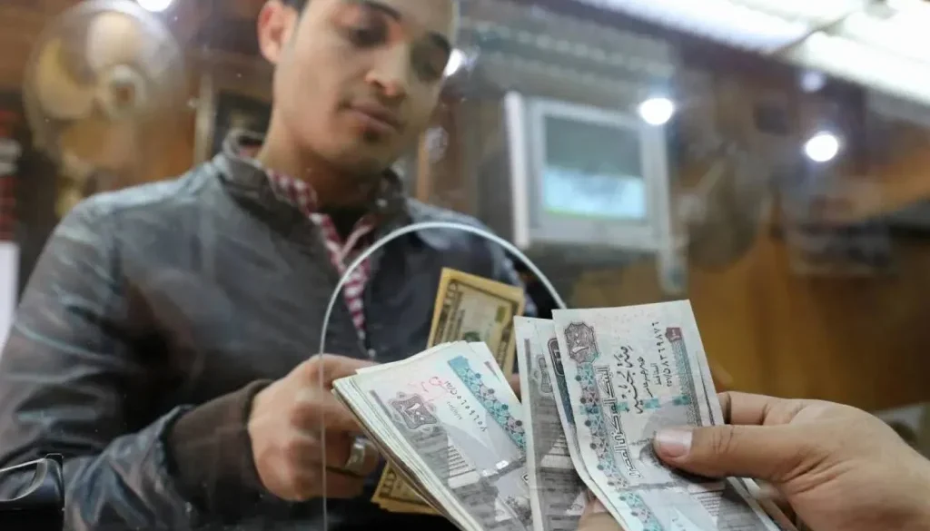 الجنيه المصري يرتفع لأعلى مستوى أمام الدولار منذ يوليو 2024