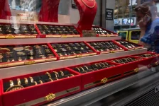 الذهب يسجل ارتفاعا قياسيا في المعاملات الفورية عند 3860.90 دولار للأونصة الذهب يسجل ارتفاعا قياسيا في المعاملات الفورية عند 3860.90 دولار للأونصة