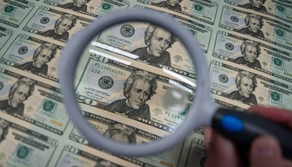 ضربات موجعة للدولار بسبب المخاوف بشأن الولايات المتحدة