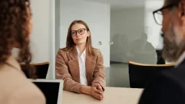 من صناديق التحوط إلى البنوك 3 مسؤولين تنفيذيين يكشفون عن سؤالهم المفضل عند التوظيف
