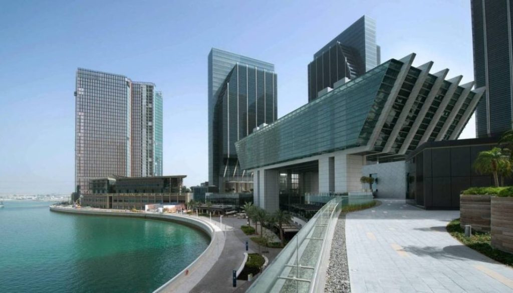 «أبوظبي العالمي» يجذب 300 مؤسسة مالية «أبوظبي العالمي» يجذب 300 مؤسسة مالية