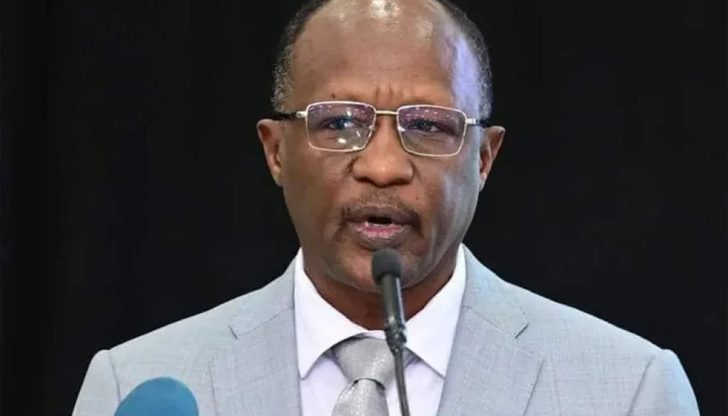إقالة محافظ بنك السودان المركزي وآمنة التوم تخلفه بالمنصب