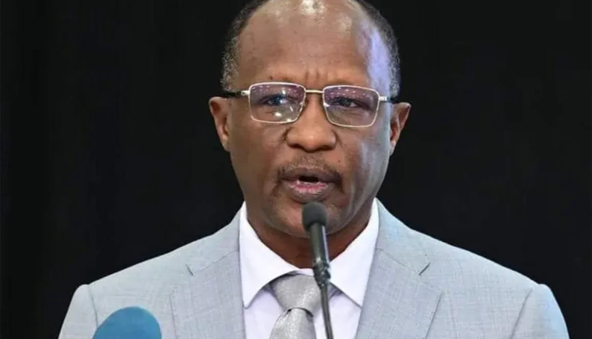 إقالة محافظ بنك السودان المركزي وآمنة التوم تخلفه بالمنصب