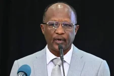 إقالة محافظ بنك السودان المركزي وآمنة التوم تخلفه بالمنصب