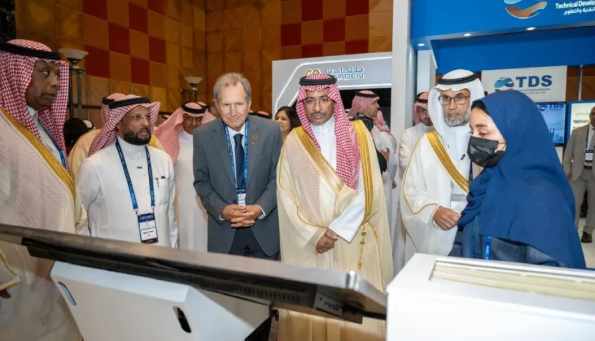 الخريّف «الممر الاقتصادي» منطلق السعودية نحو العالمية