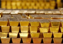 الذهب ينتقل من «فومو» المضاربين إلى مخاوف «نداءات الهامش» الذهب ينتقل من «فومو» المضاربين إلى مخاوف «نداءات الهامش»