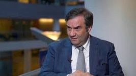 الليرة السورية تقترب من التعويم المدار.. خطة لإطلاق عملة جديدة مطلع 2026 الليرة السورية تقترب من التعويم المدار.. خطة لإطلاق عملة جديدة مطلع 2026