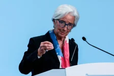 لاغارد التضخم قرب الهدف والاقتصاد أظهر مرونة رغم التحديات لاغارد التضخم قرب الهدف والاقتصاد أظهر مرونة رغم التحديات