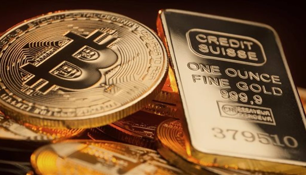 يكسر حاجز 3900 دولار للأوقية.. الذهب والبيتكوين يسجلان أعلى مستوى على الإطلاق