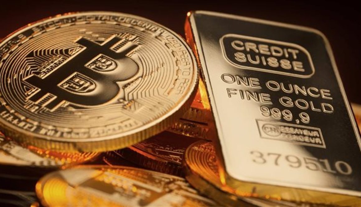 يكسر حاجز 3900 دولار للأوقية.. الذهب والبيتكوين يسجلان أعلى مستوى على الإطلاق