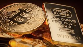 يكسر حاجز 3900 دولار للأوقية.. الذهب والبيتكوين يسجلان أعلى مستوى على الإطلاق