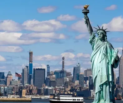 7 قطاعات تدخل الركود بالفعل.. هل يقترب اقتصاد أميركا من العاصفة؟