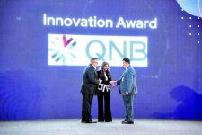 QNB يفوز بجائزة الابتكار في قمة «ريد هات»