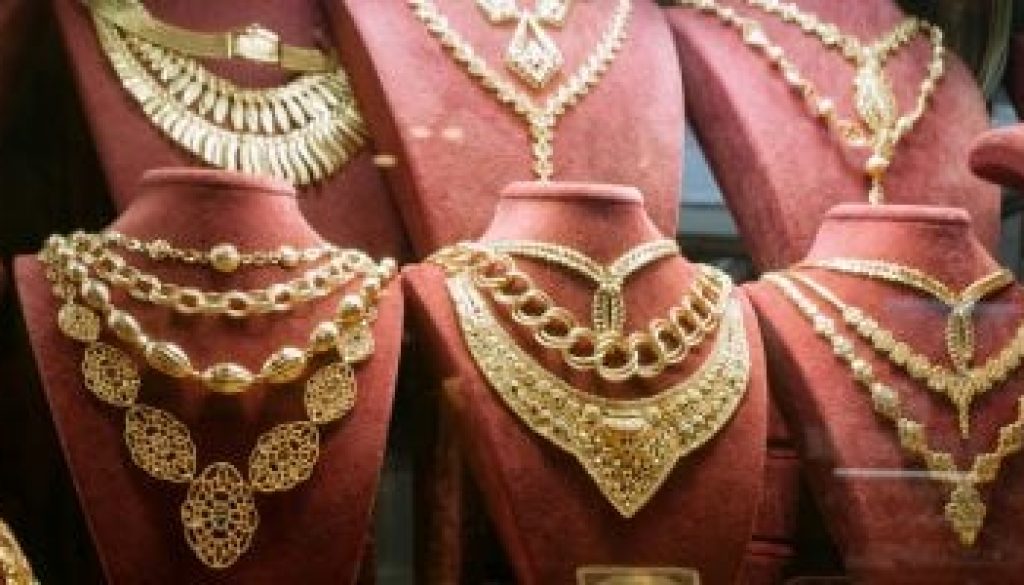 البنوك المركزية اشترت 39 طنًا في سبتمبر.. هكذا تحركت أونصة الذهب