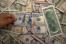 البنوك المركزية تتجنب الذكاء الاصطناعي وتبحث عن بدائل للدولار