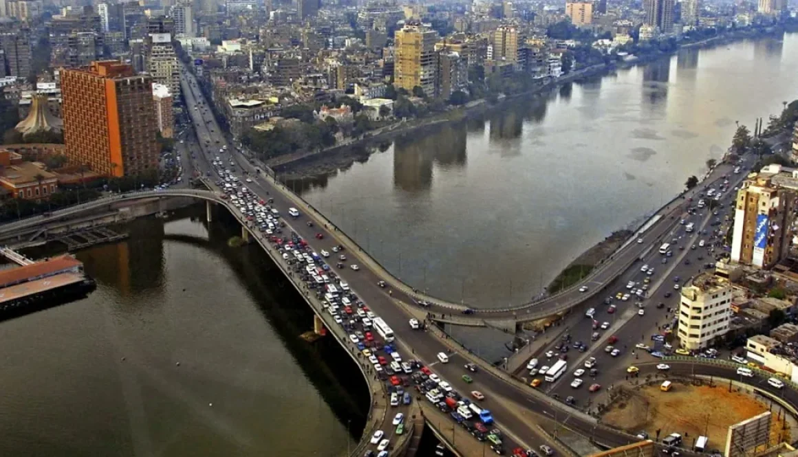 مصر تواجه تحدّيات الدين الخارجي رغم تحسن الاقتصاد