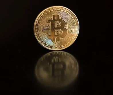 هل أصبحت العملات المشفرة جزءاً من النظام المالي العالمي؟