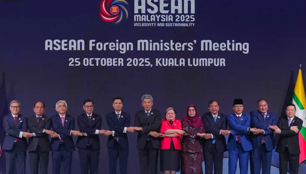 هل تنعكس نتائج زيارة ترامب إلى آسيا على النمو الاقتصادي العالمي؟