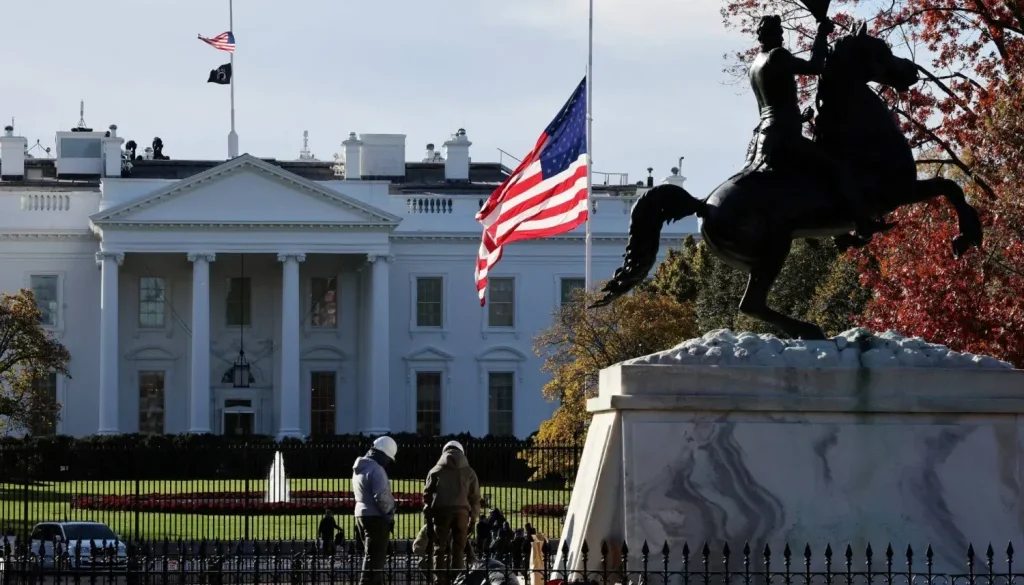 وسط ضغوط اقتصادية... ترمب يستضيف عمالقة «وول ستريت» في عشاء بالبيت الأبيض