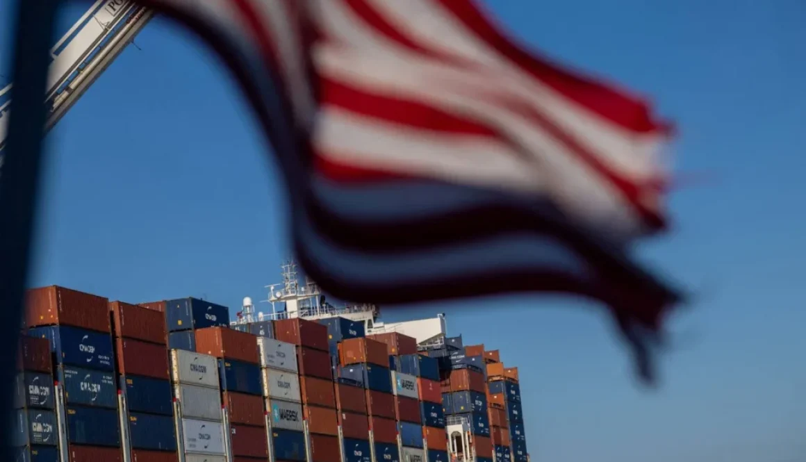 العجز التجاري الأميركي يتراجع إلى أدنى مستوى في 5 سنوات