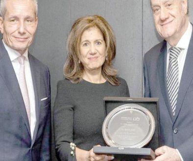 «المصرفيين العرب» في لندن تمنح رندة الصادق جائزة الإسهامات المتميزة